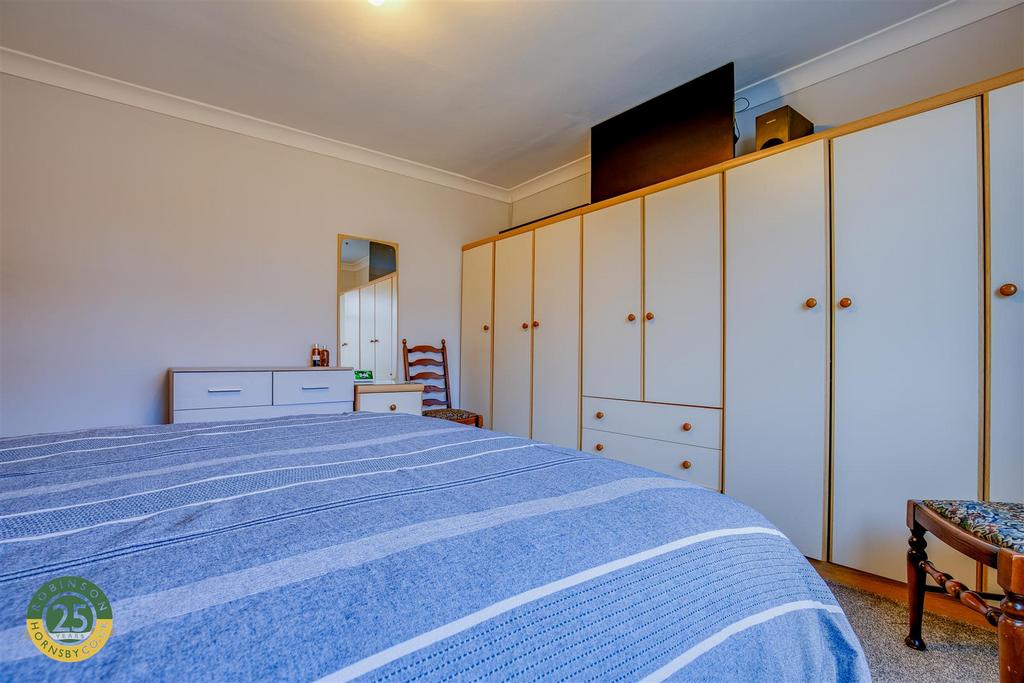 Bedroom 1.3.jpg