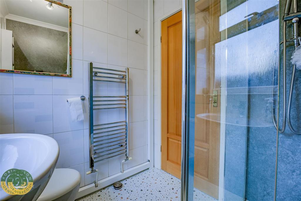 Bathroom 1.2.jpg
