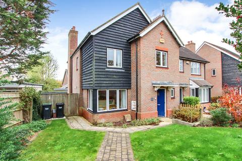 4 bedroom semi-detached house for sale, Oakfield, Lymington, Hampshire, SO41