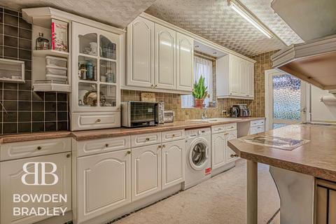 3 bedroom semi-detached house for sale, The Glade, Ilford, IG5