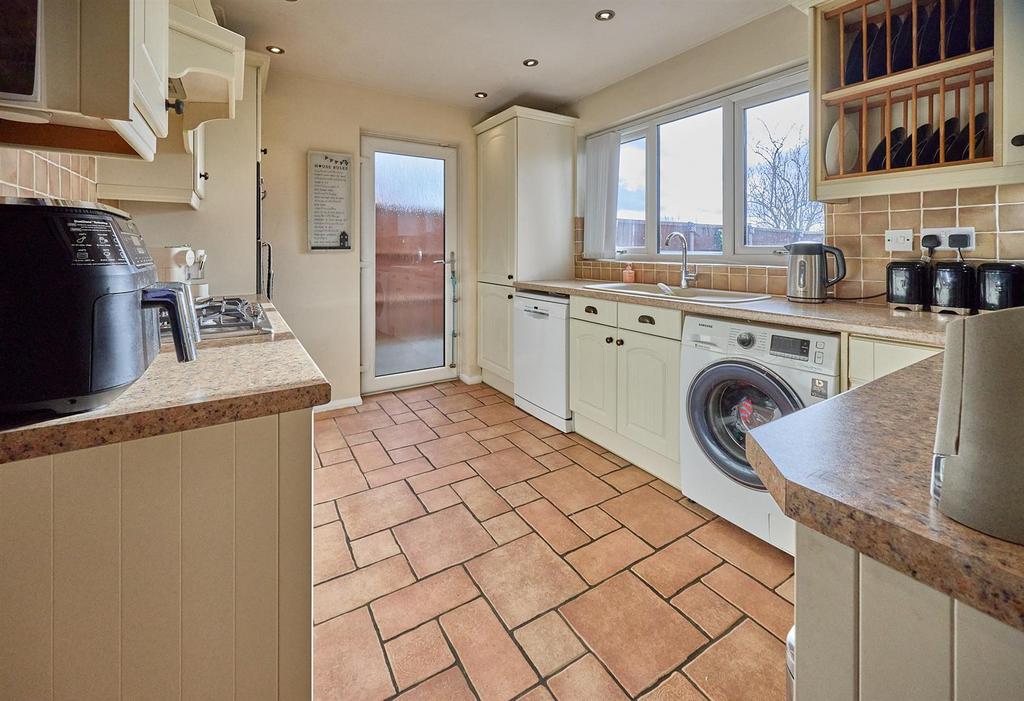 Fitted Kitchen to Rear