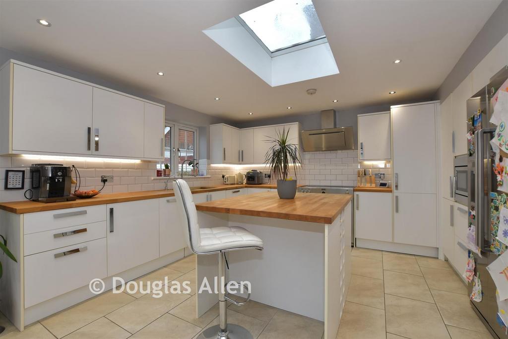 Kitchen/Dining Area