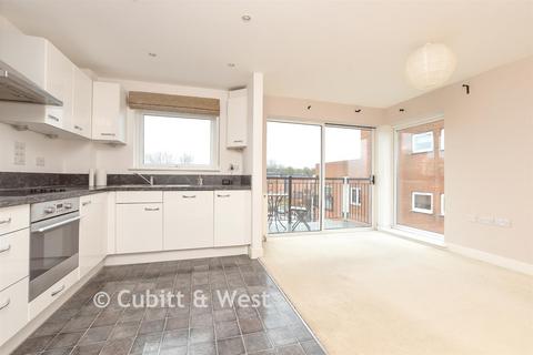 2 bedroom apartment for sale, Canalside, Redhill, Surrey