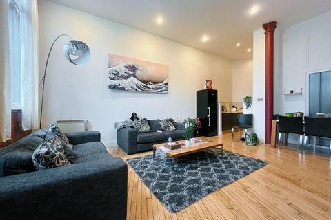 2 bedroom flat to rent, Centaur House, Leeds