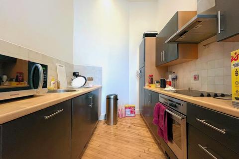2 bedroom flat to rent, Centaur House, Leeds