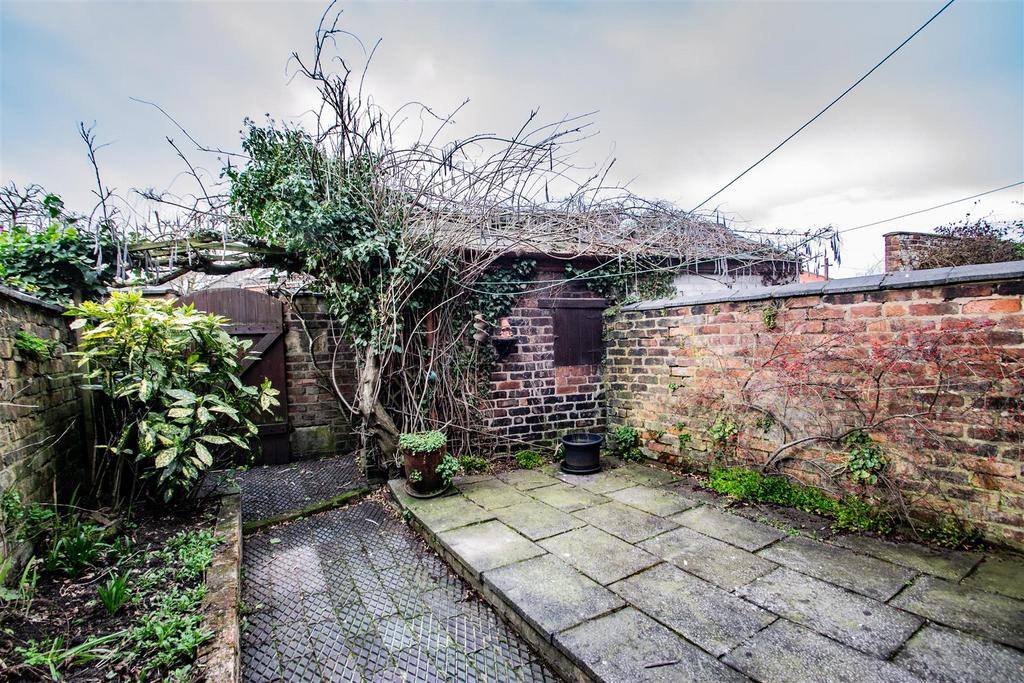 Rear Courtyard