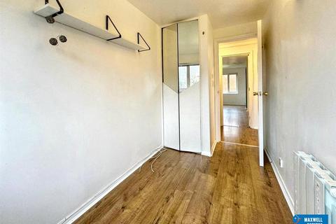 2 bedroom property for sale, Gatting close, Pavilion Way, Edgware