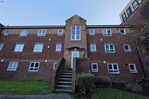 2 bedroom apartment to rent, Princes Gardens, Liverpool L3