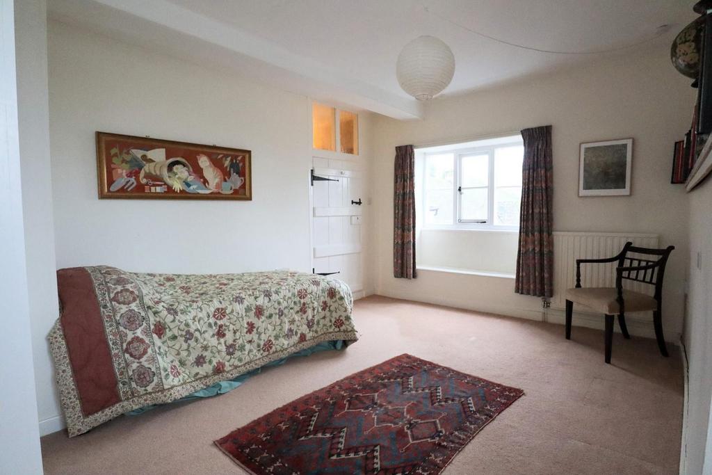 Bedroom 3 (2).jpg
