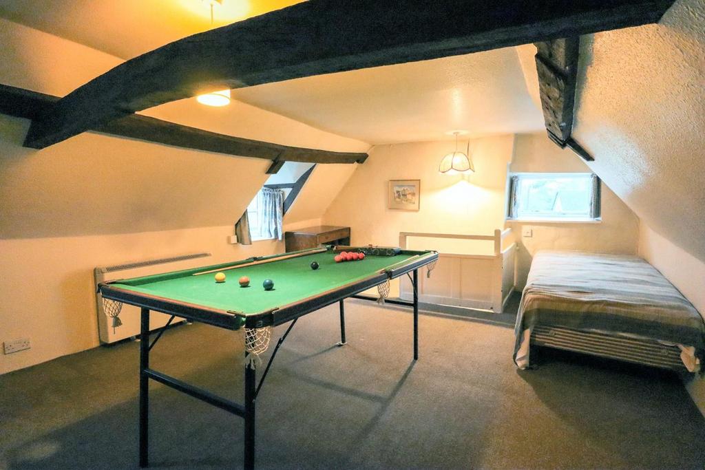 Bedroom 5.jpg