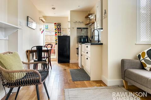 1 bedroom apartment for sale, Park Road, East Molesey KT8