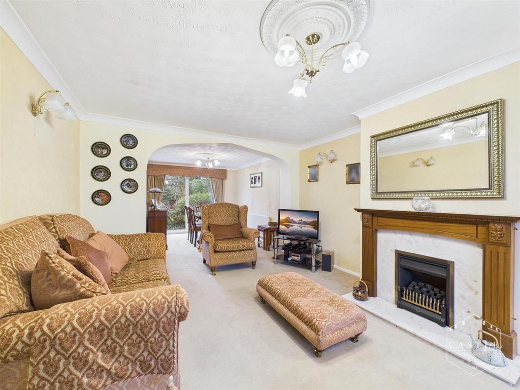 Lounge/dining room