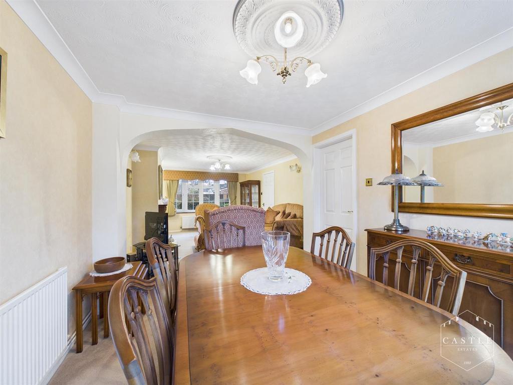 Lounge/dining room