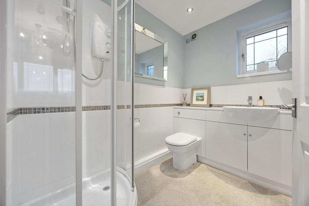 EN-SUITE to MASTER