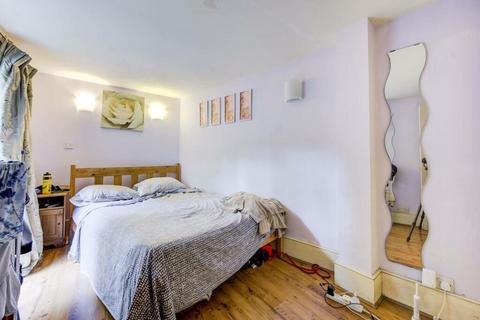 undefined, Barclay Road, London