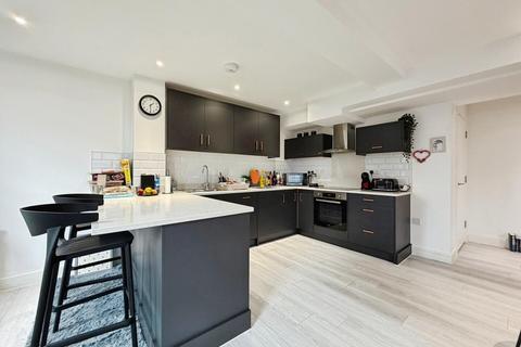 2 bedroom flat for sale, Major Close, Folkestone