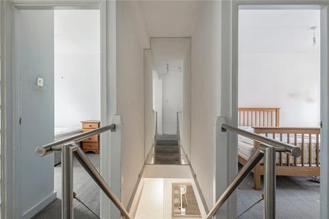 3 bedroom apartment to rent, Trott Street, London, SW11