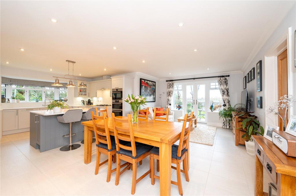 Kitchen/Dining