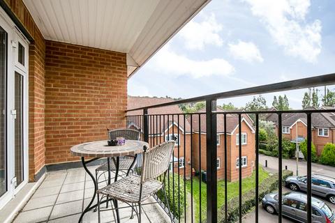 2 bedroom apartment for sale, Tylehurst Drive, REDHILL, Surrey, RH1