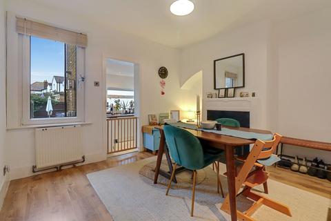 3 bedroom terraced house for sale, Hurst Road, West Molesey, KT8
