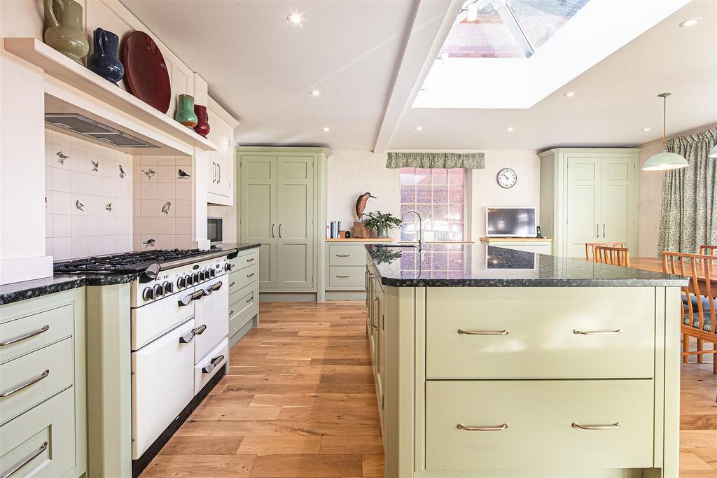 Dining kitchen