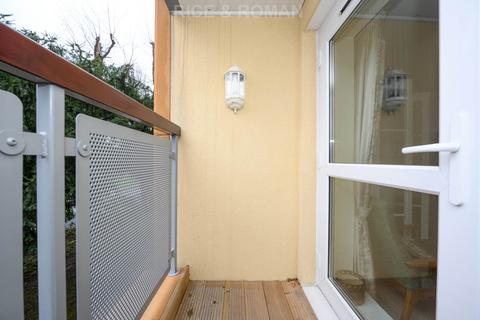 2 bedroom retirement property for sale, Addlestone Park, Addlestone KT15