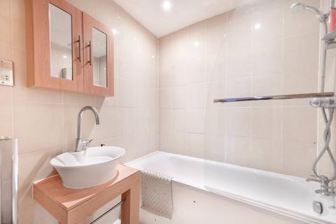 1 bedroom flat for sale, Cornwall Crescent, Notting Hill, London, W11