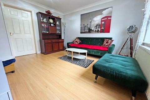 3 bedroom terraced house for sale, Thorn Road, Peterborough PE7