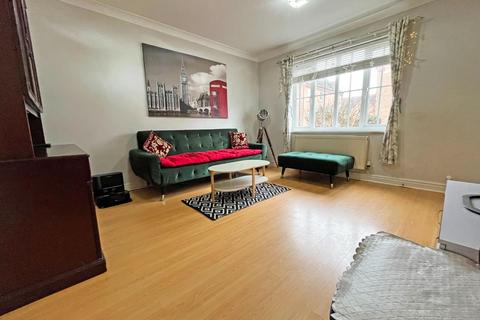 3 bedroom terraced house for sale, Thorn Road, Peterborough PE7