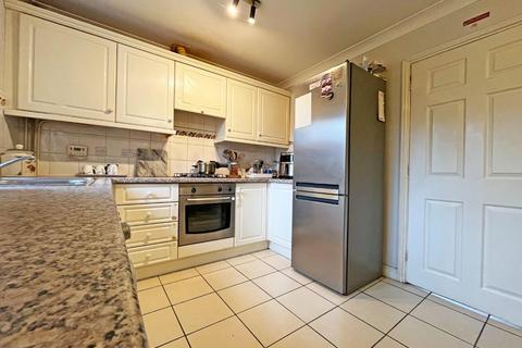 3 bedroom terraced house for sale, Thorn Road, Peterborough PE7