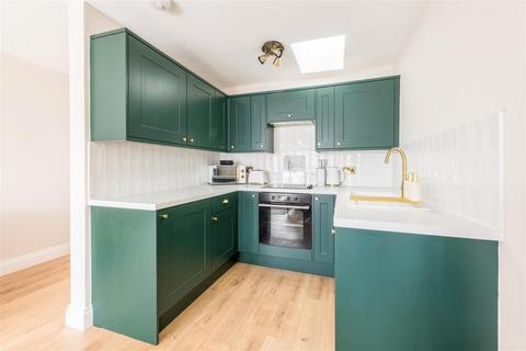 1 bedroom semi-detached bungalow for sale, Crescent Drive North, Brighton