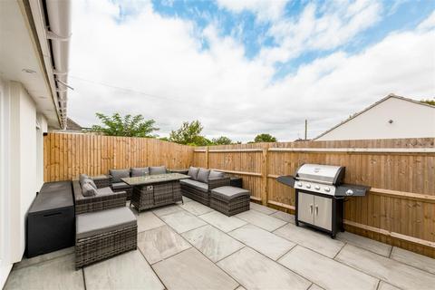 1 bedroom semi-detached bungalow for sale, Crescent Drive North, Brighton