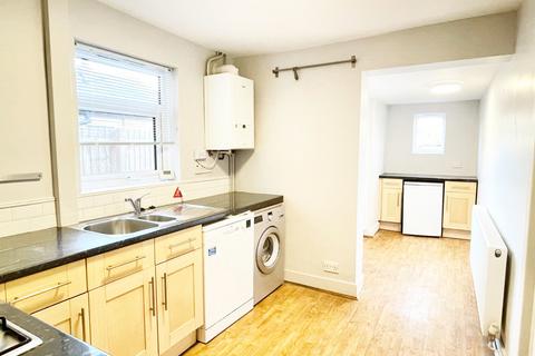 2 bedroom terraced house to rent, Newcombe Street, Market Harborough LE16