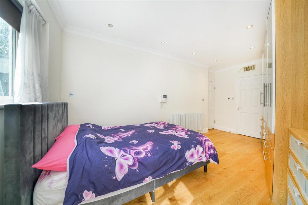 15 Morley Crescent - v1 W4 UTJOg Pf Vacoder9 N.jpg