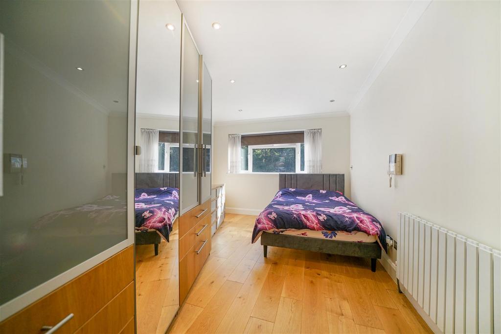 15 Morley Crescent - AZ3 YTs7p Yb14 Zsv FV1 Ad.jpg
