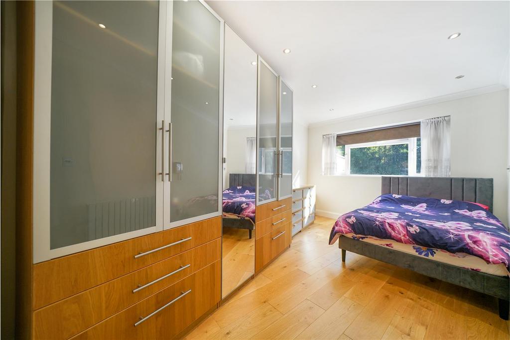 15 Morley Crescent - v6p XQd8l XDFH2f Mow69m.jpg