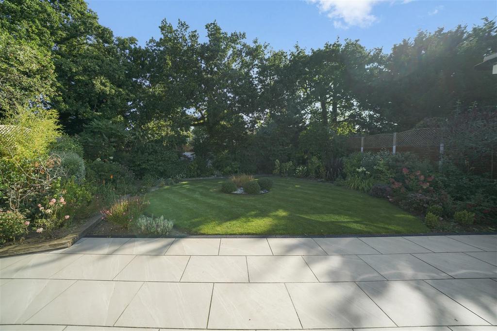 15 Morley Crescent - z HXV7 R7 Eb93 Nw Gj I6k7n.jpg