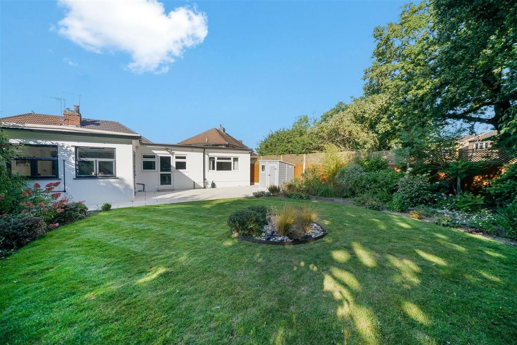 15 Morley Crescent - z WBscz CNH9x2 Zc HYEnur.jpg