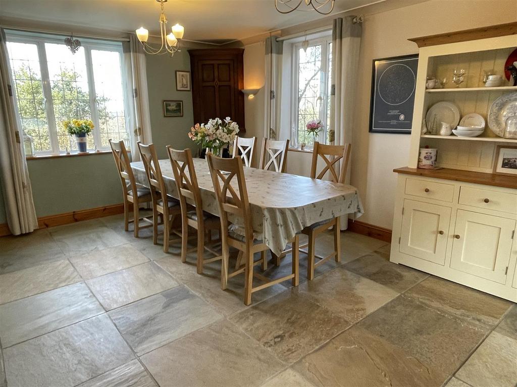 Dining Room.JPG