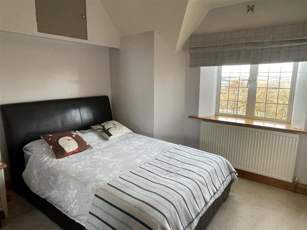 Bedroom 2.JPG