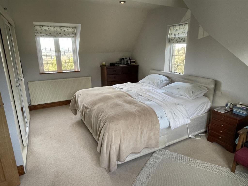 Bedroom 1.JPG