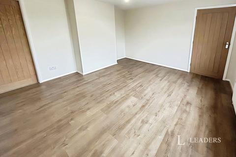 3 bedroom semi-detached house to rent, Kesteven Road, Stamford, PE9