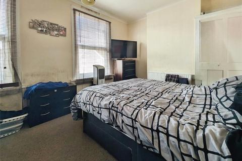 2 bedroom terraced house for sale, Dumergue Avenue, Kent ME11