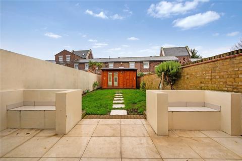 undefined, East Ferry Road, London, E14