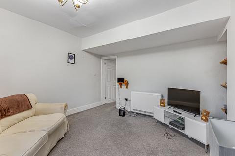 1 bedroom flat for sale, Main Street, Addingham, Ilkley, West Yorkshire, LS29
