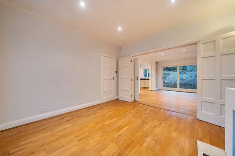 undefined, Princes Rise, London