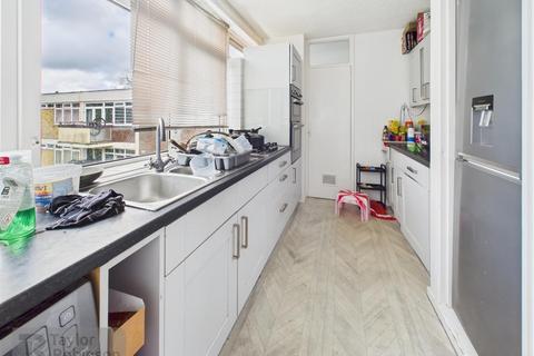 undefined, Ifield Drive, Crawley