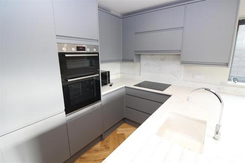 2 bedroom apartment to rent, Hatfield Road, St. Albans