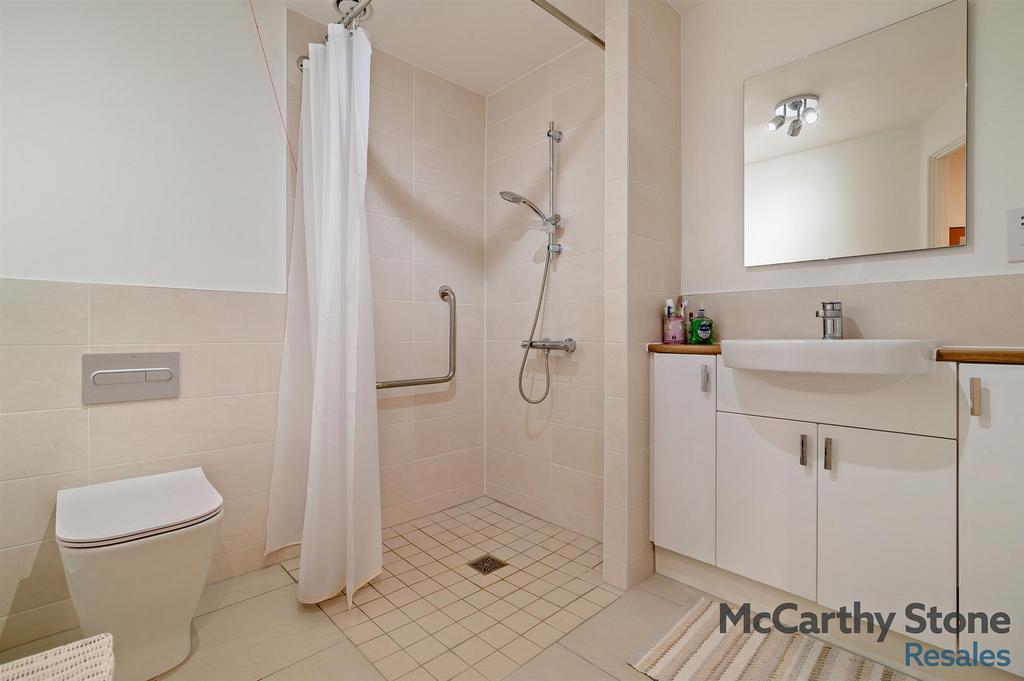 Shower Room;