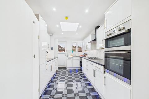 4 bedroom house to rent, Cranbourne Road, Slough, Berkshire, SL1